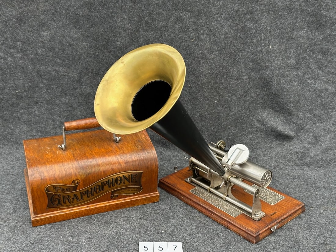 Columbia B Cylinder phonograph (1 of 5)