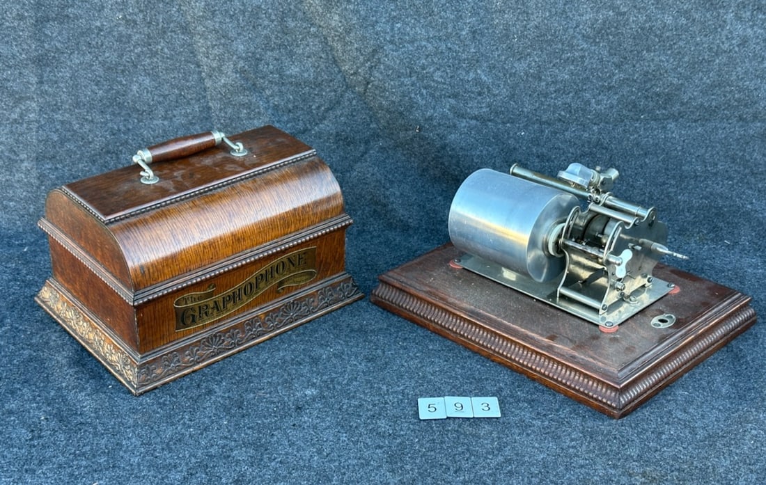 Columbia AB MacDonald Cylinder Phonograph (1 of 3)