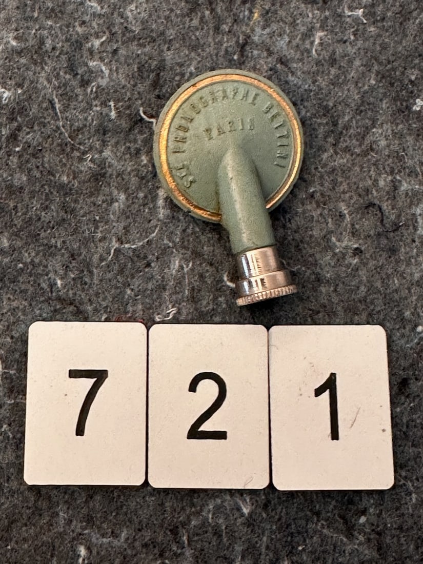 Antique Phonograph Recorder (1 of 2)