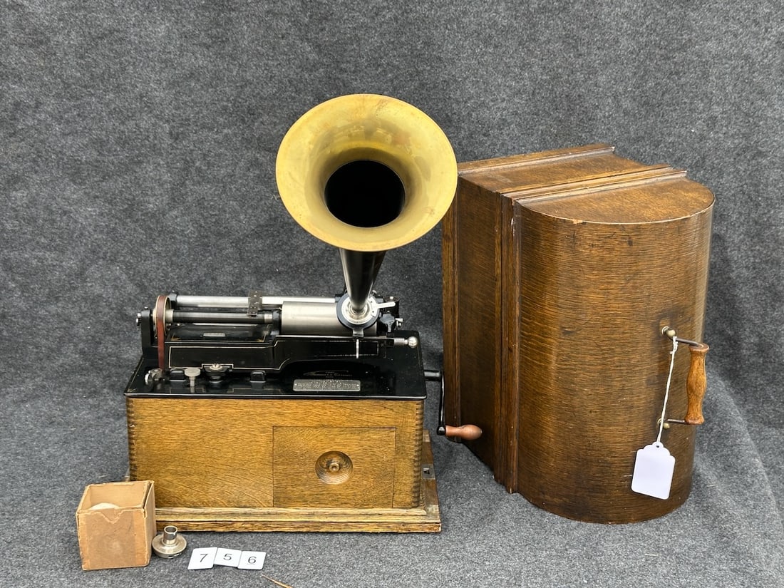 Edison Spring Motor Cylinder Phonograph (1 of 9)