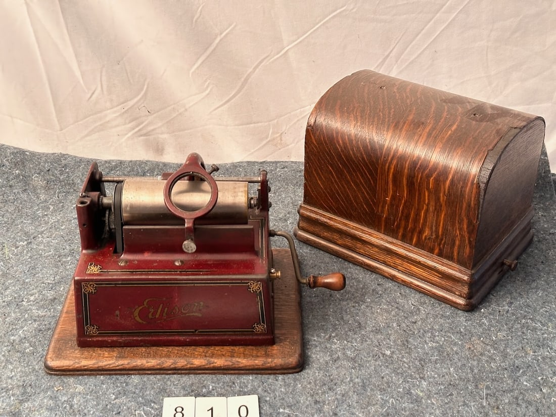 Edison Maroon Gem Phonograph (1 of 4)