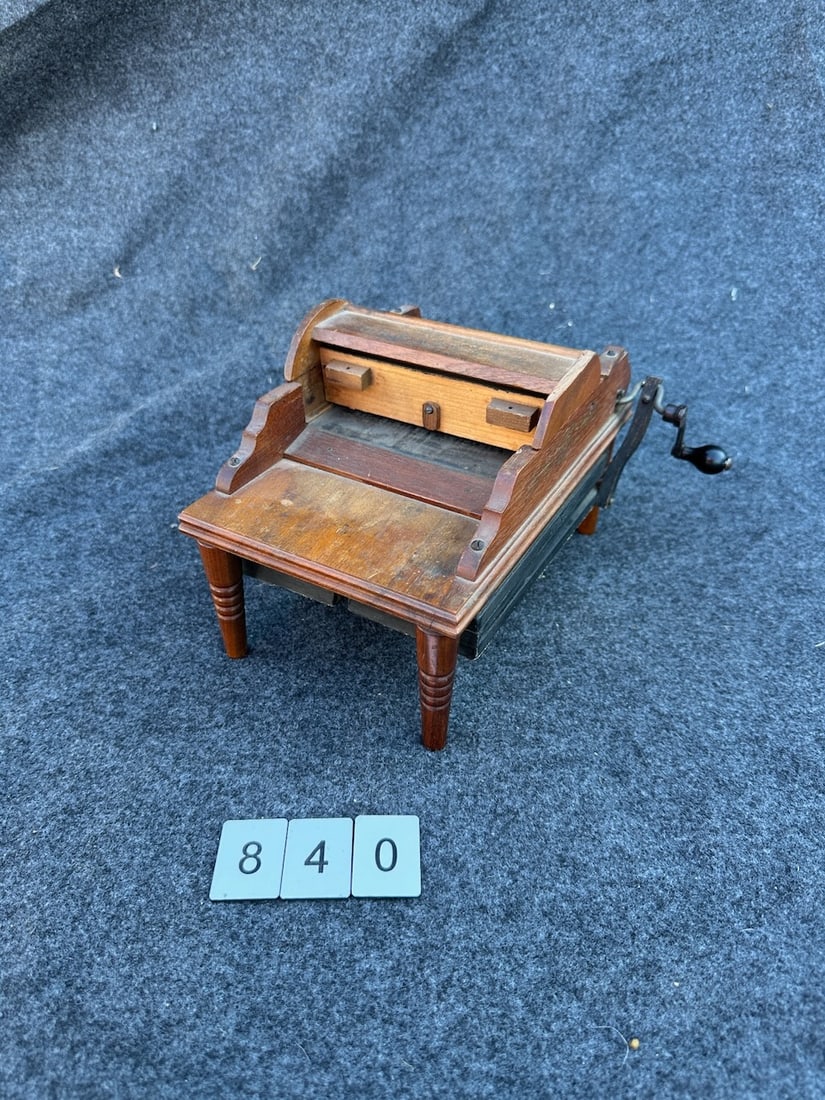 Gem Organetta Paper Roll Organ (1 of 4)