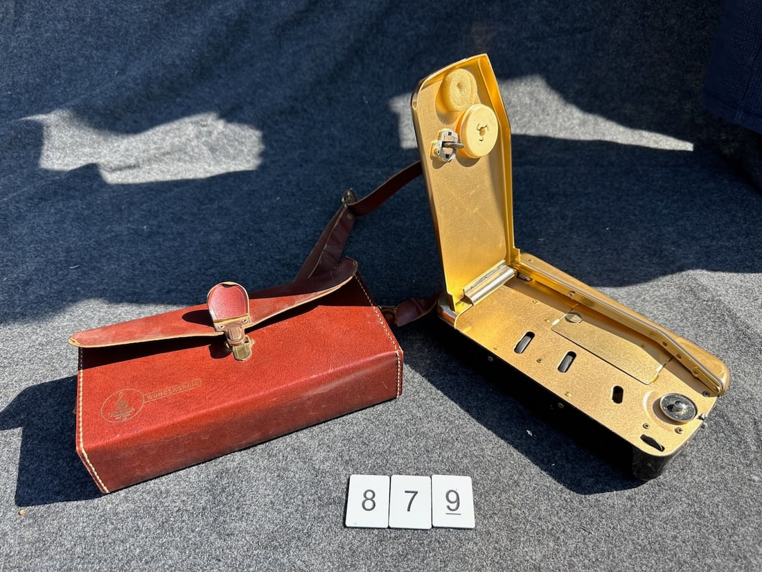 Emerson Compact Disc Phonograph with Leather Case (1 of 2)