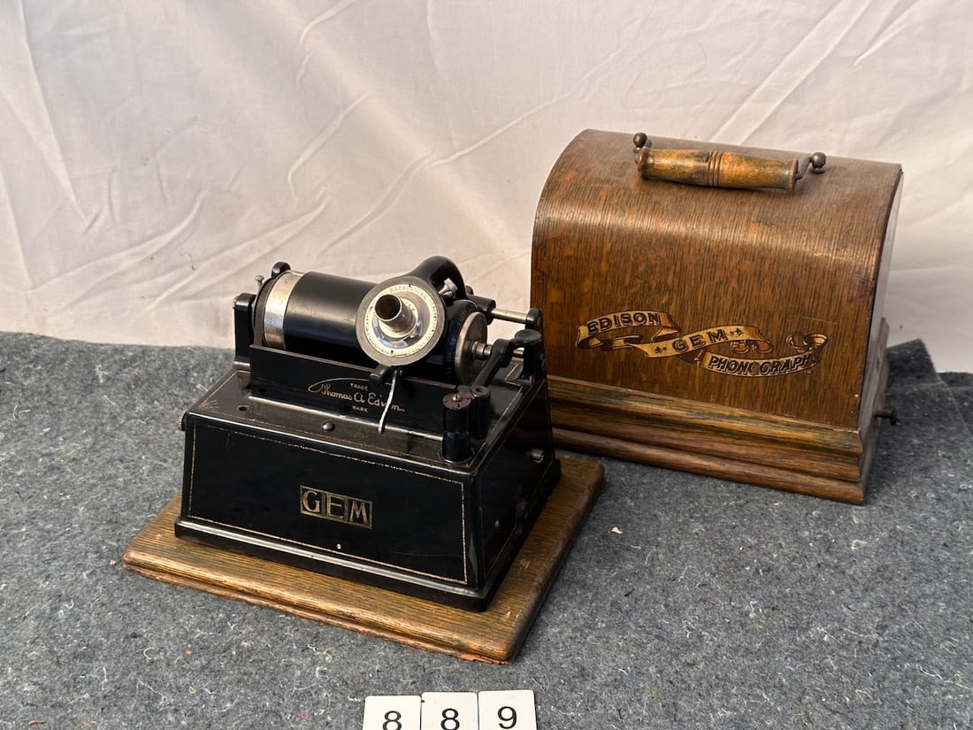 Edison Gem Cylinder Phonograph (1 of 3)