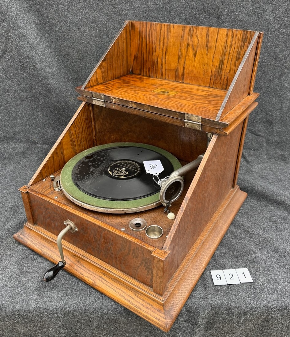 Domestic Table Top Disc Phonograph (1 of 4)