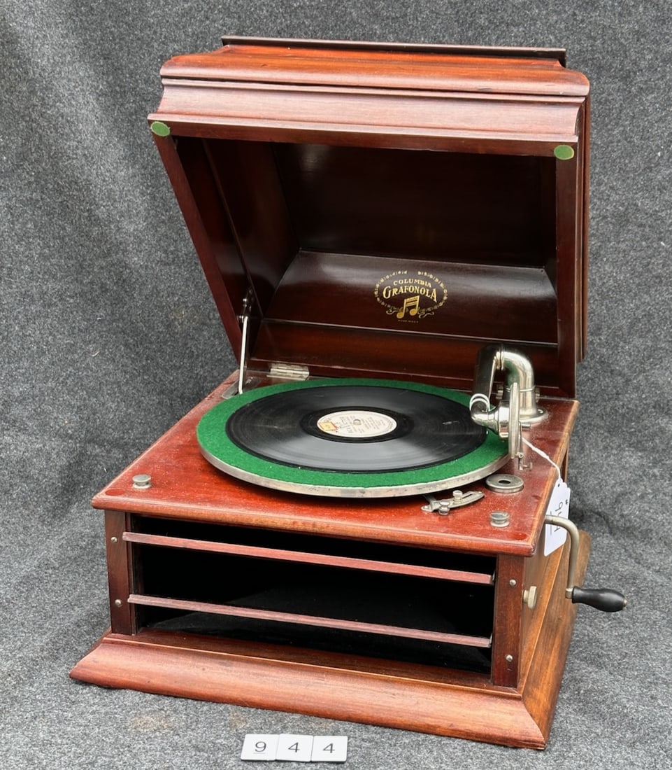 Columbia Table Top Disc Phonograph (1 of 3)