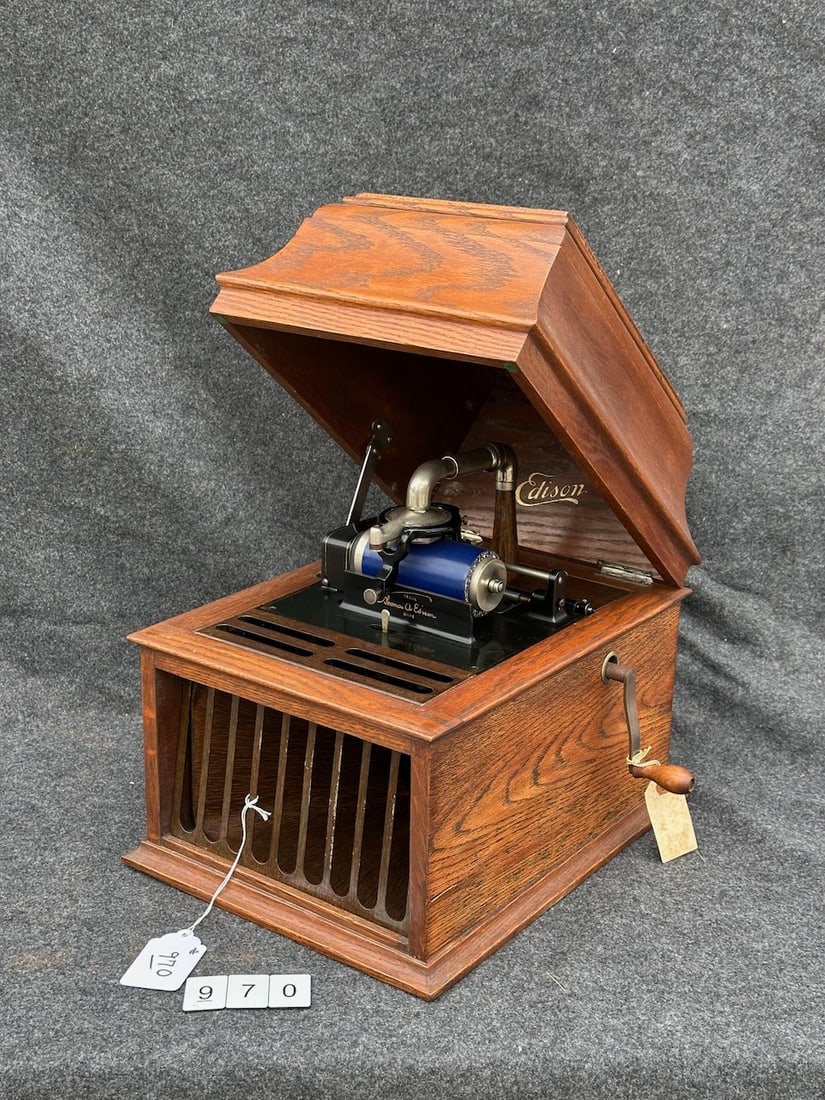 Edison Amberola DX Cylinder Phonograph: Oak, reproducer, crank. SN-26345