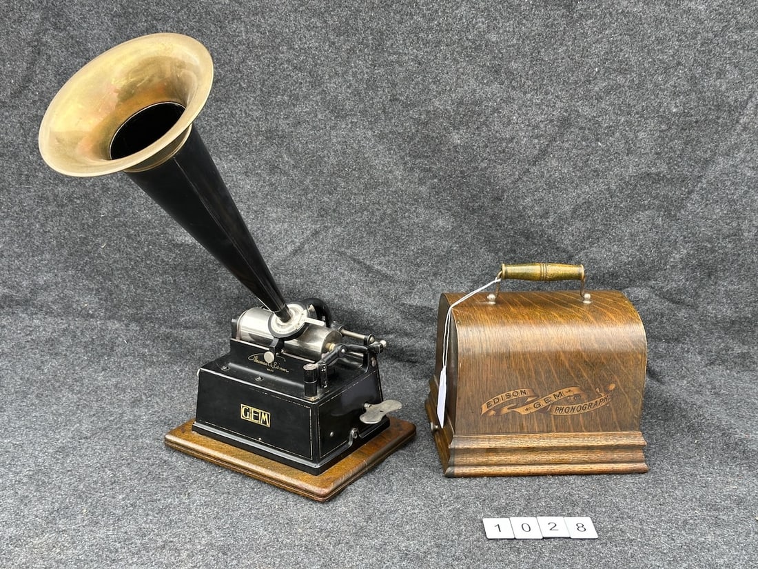 Edison Gem Cylinder Phonograph (1 of 3)