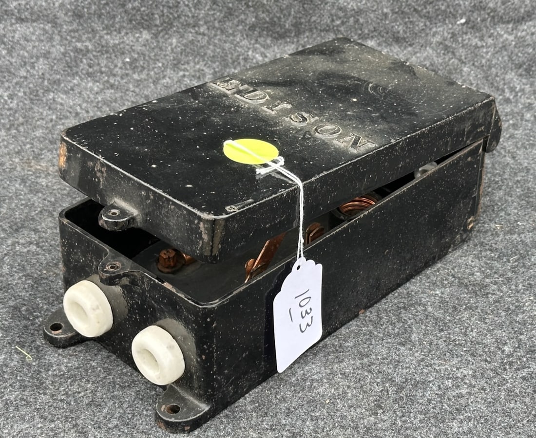 Edison Cut-Out Service box (1 of 3)