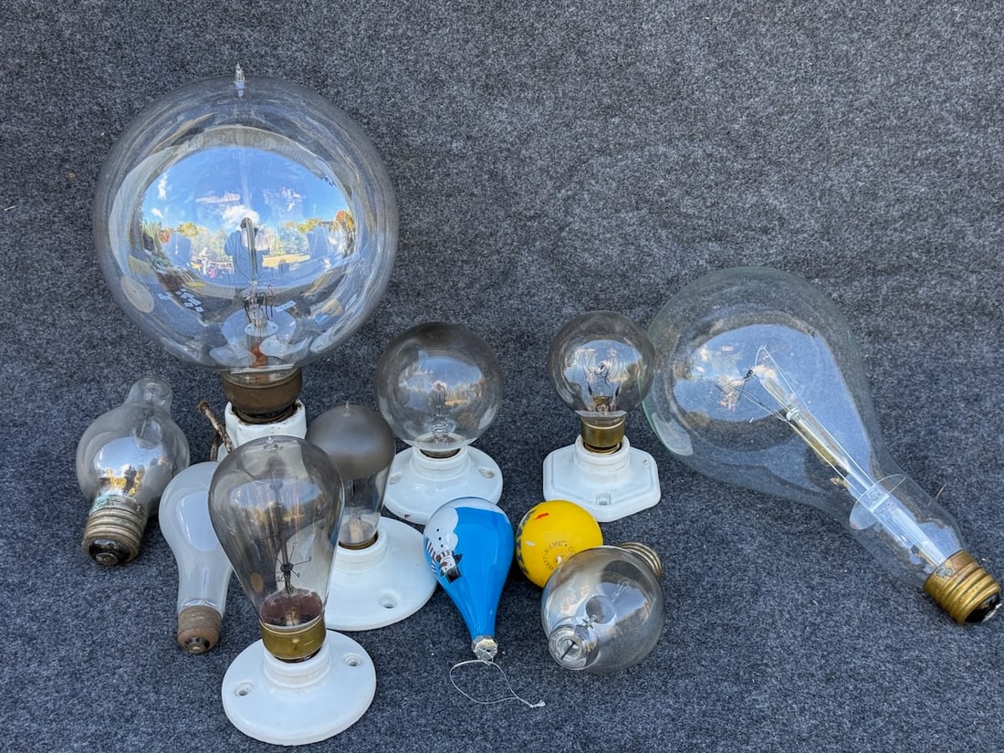 Group of Vintage Light Bulbs (1 of 1)