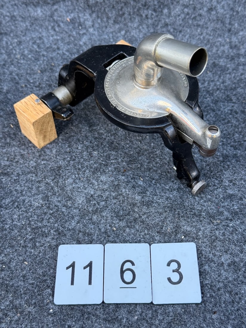 Edison Carriage with Diamond B Reproducer (1 of 1)