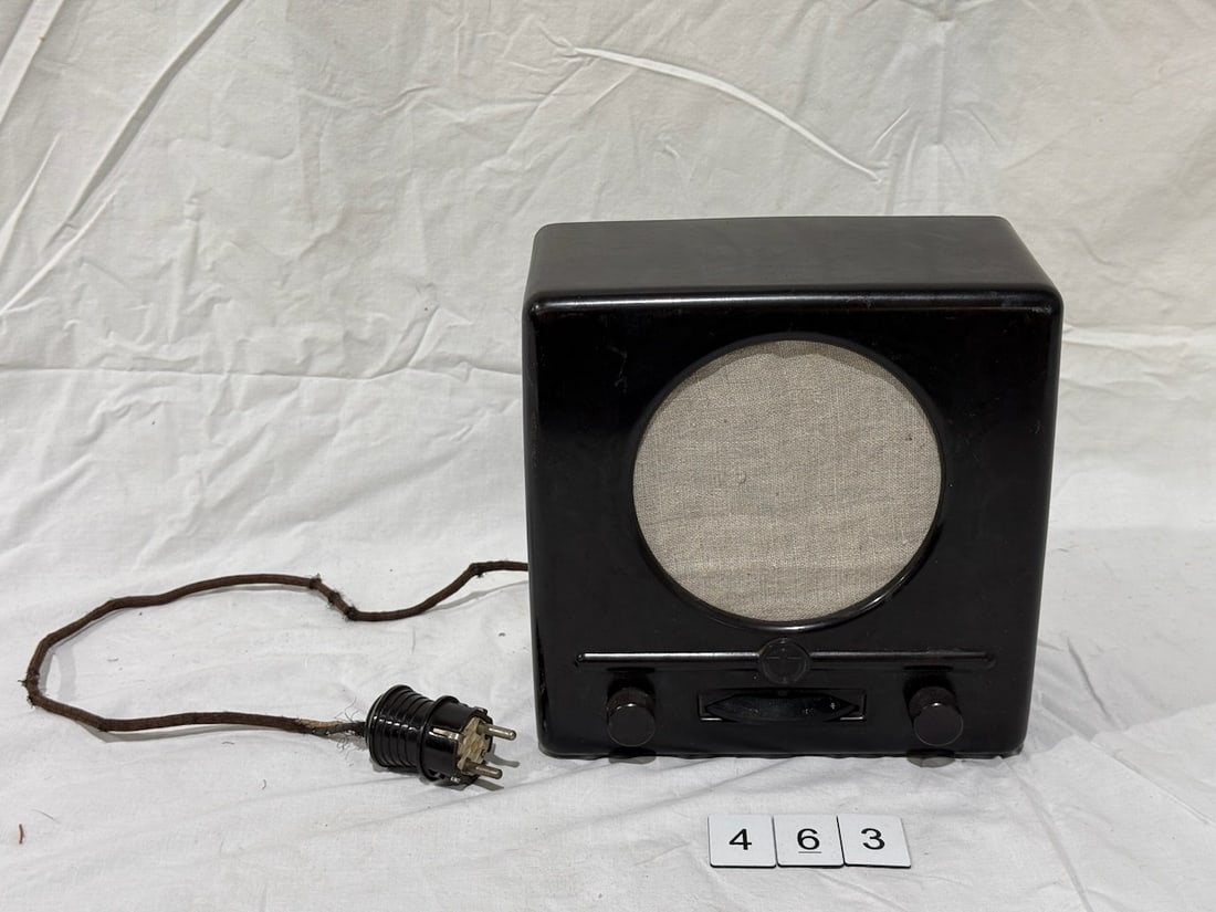 German WWII 1938 Kleinempfänger GW110 Radio (1 of 6)