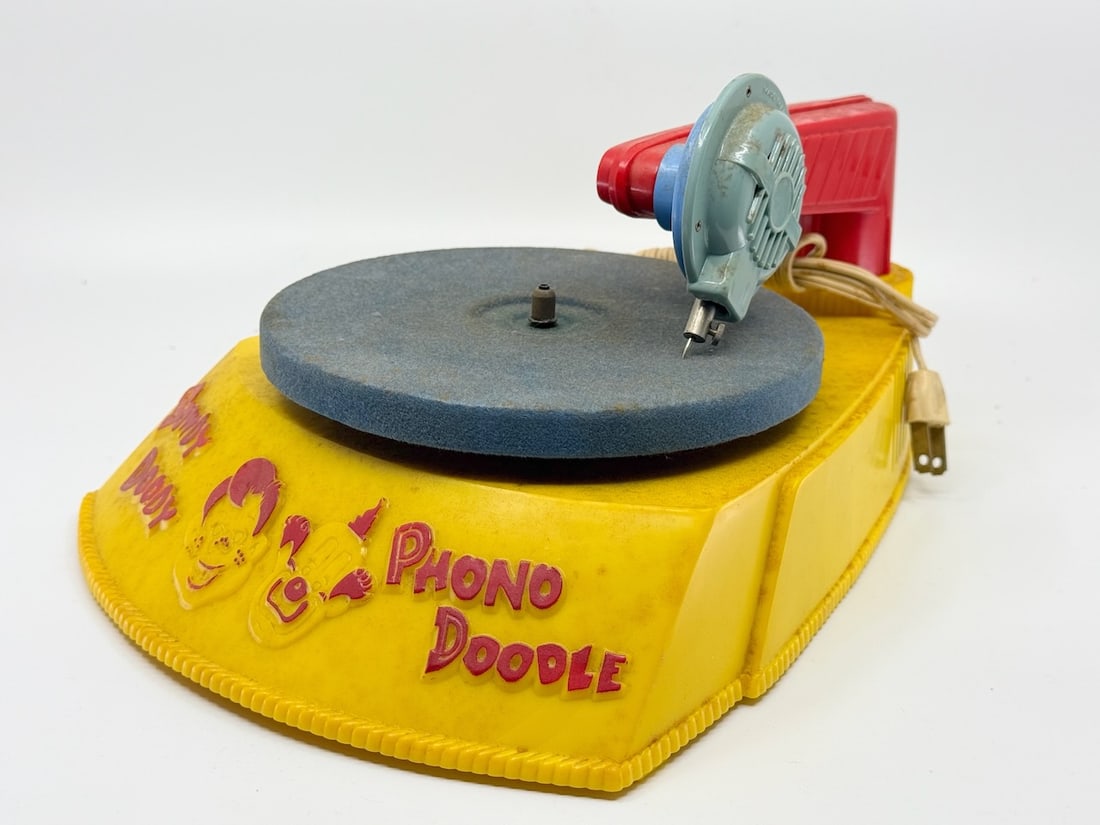 Howdy Doody Phono Doodle Electric Phonograph: made by Shura-Tone