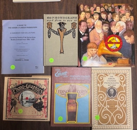 6 Phonograph Reference Books (1 of 1)