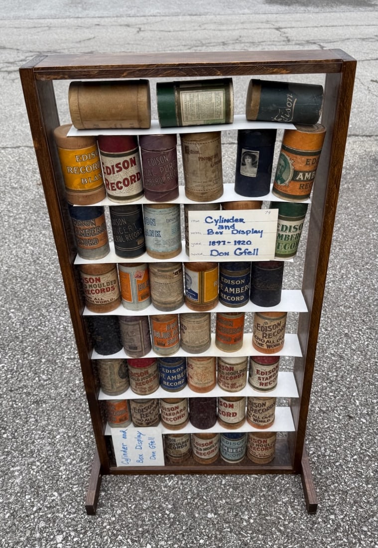 Cylinder Record Display (1 of 1)