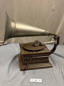 Victor Gramophone Typewriter Company Phonograph