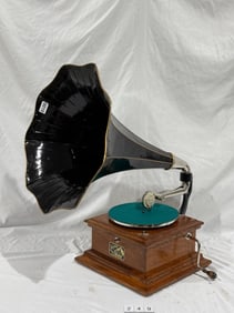 Victor II Disc Phonograph