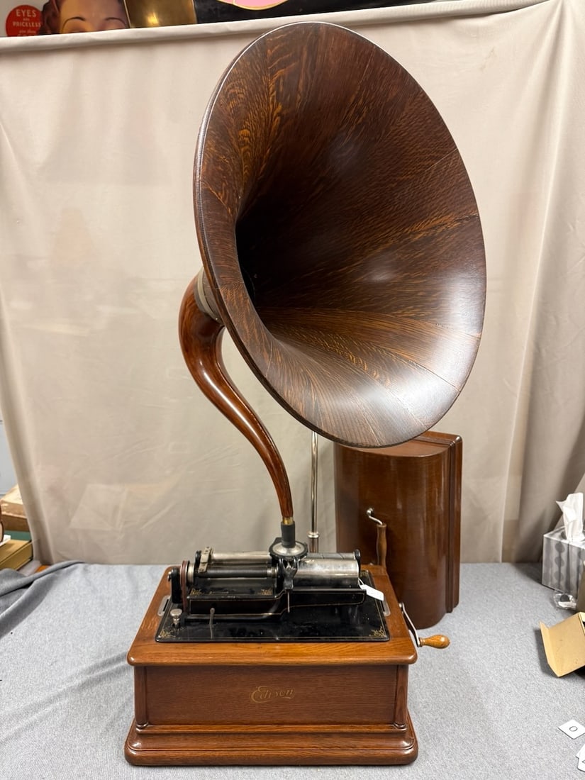 Edison Model F Triumph Cylinder Phonograph (1 of 3)