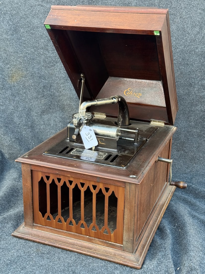 Edison CV1 Amberola Cylinder Phonograph: Mahogany, Reproducer, crank. SN-7753