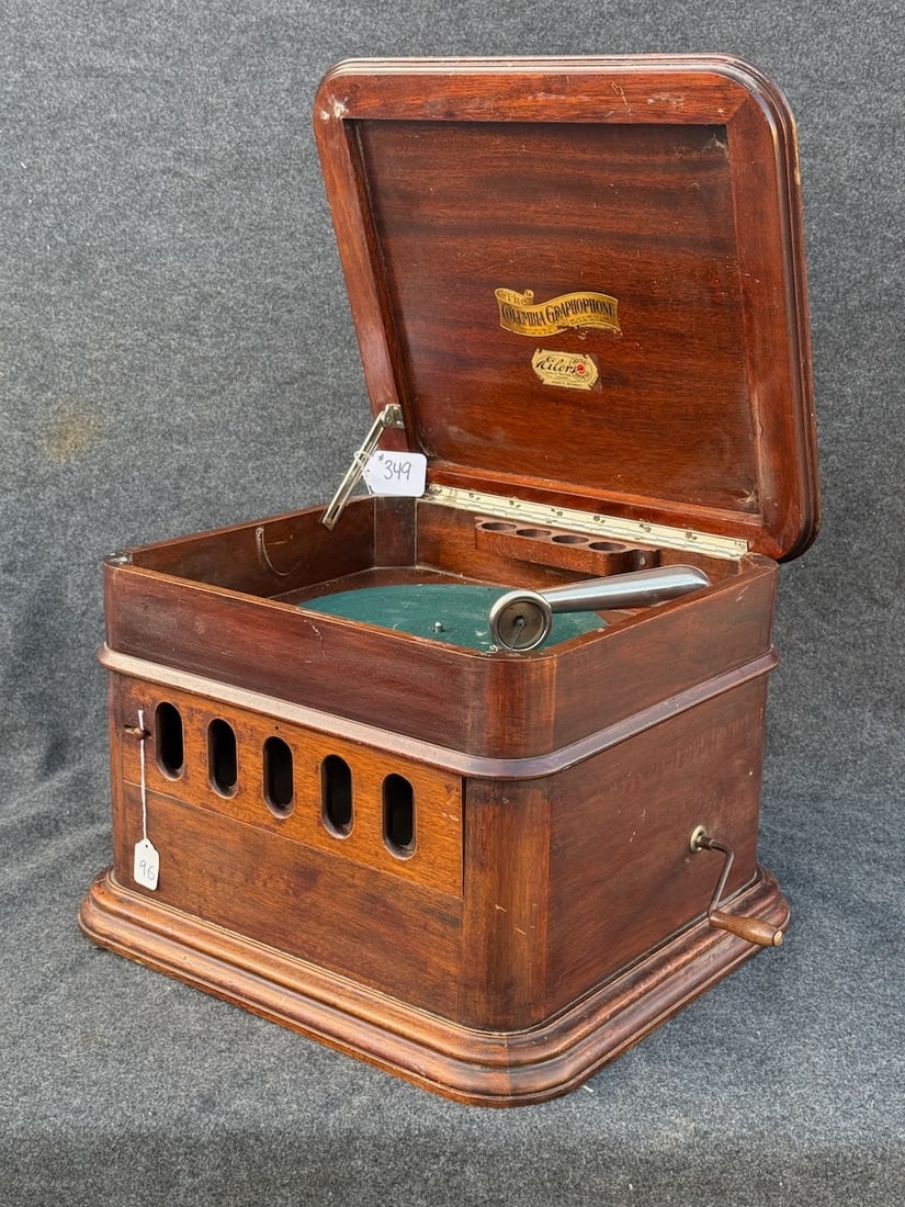 Columbia "Elite" Disc Phonograph: Mahogany, reproducer, crank. Eiler's dealer tag.