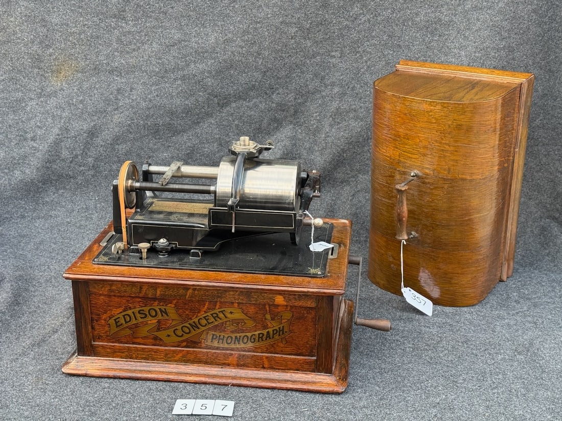 Edison Concert Cylinder Phonograph (1 of 3)