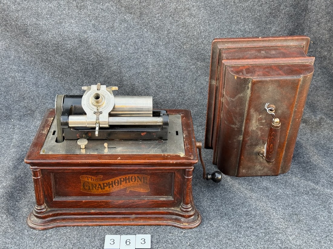 Columbia BE Cylinder Phonograph: Lyre reproducer, crank & cover