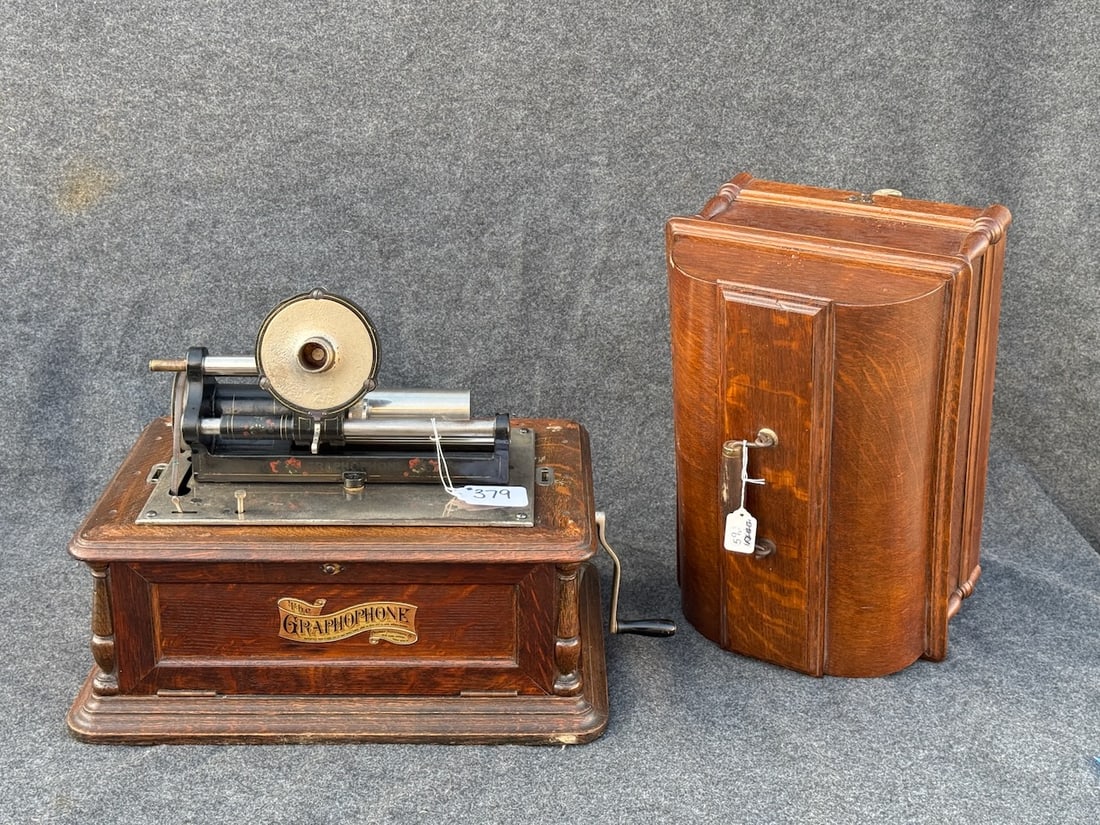 Columbia BC 20th Century Cylinder Phonograph: Reproducer and crank. SN-7476