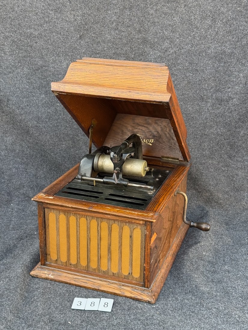 Edison Amberola 30 Cylinder Phonograph (1 of 2)
