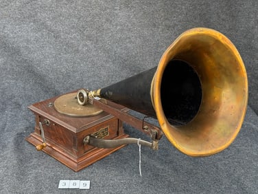 Victor E Front Mount Cylinder Phonograph