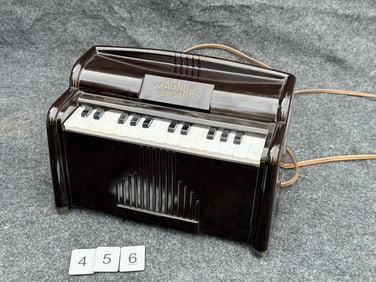 Magnus Child's Electric Organ