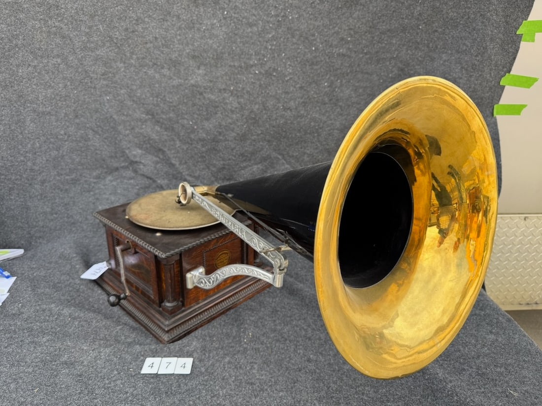 Columbia AH Front Mount Disc Phonograph (1 of 4)