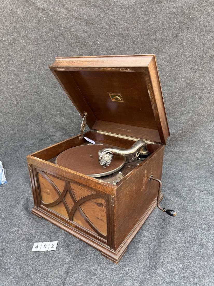 HMV 130 Table Top Disc Phonograph (1 of 6)