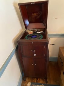 Victor Victrola VV-XI Floor Model Phonograph
