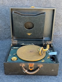 Victor VV2-60 Portable Suitcase Phonograph