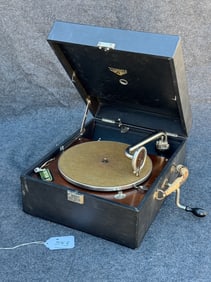 Victor VV I-5 Portable Suitcase Phonograph
