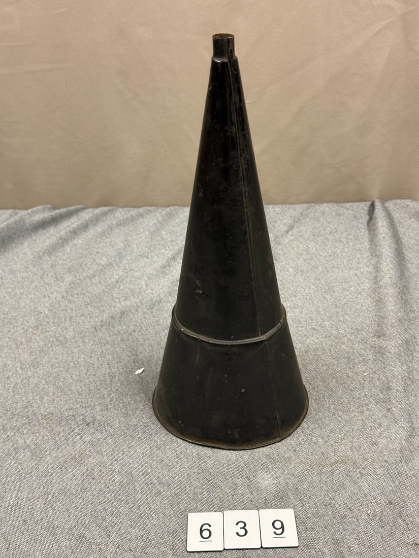 Antique funnel horn. (1 of 2)