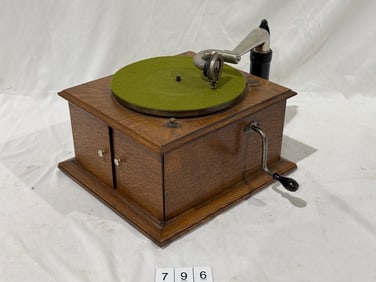 Victor-Victrola IV Disc Phonograph