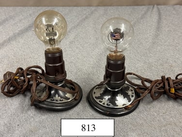 2 Aerolux bulbs and stands