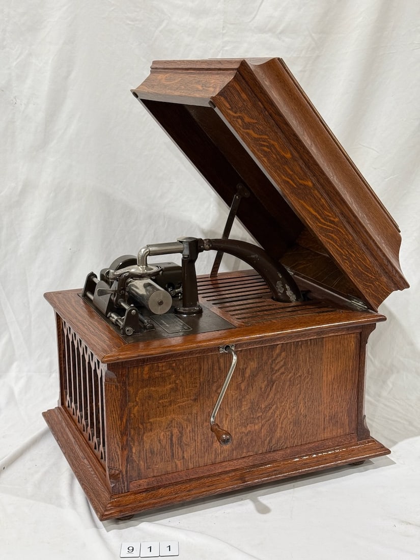 Edison Amberola V Cylinder Phonograph (1 of 2)