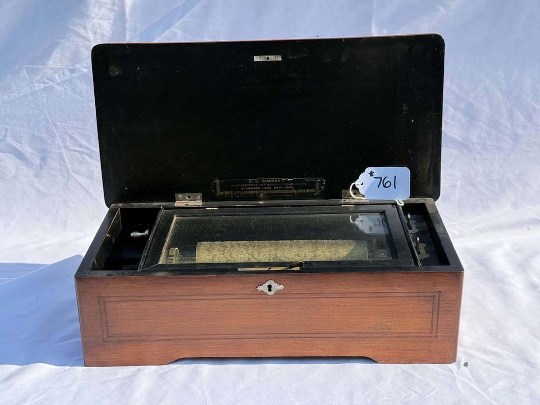 Swiss 8-1/4" Cylinder Music Box: No tune card, no broken teeth Plays.