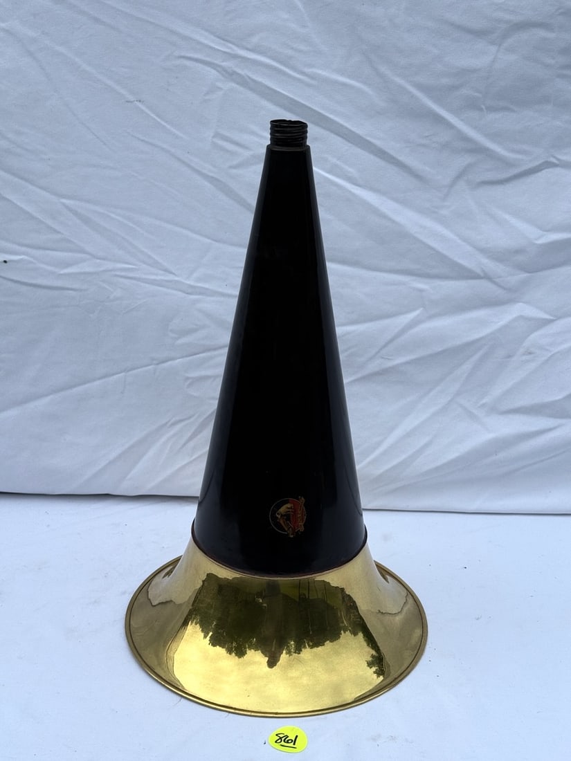 Victor Brass Bell Horn (1 of 3)