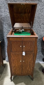 Victor Victrola  VV-XI Floor Model Phonograph