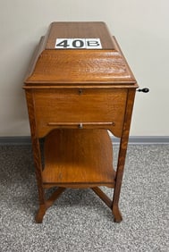 Victor XXV Schoolhouse Phonograph