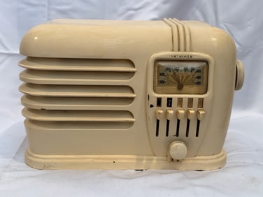 Lafayette 636 Bakelite Radio