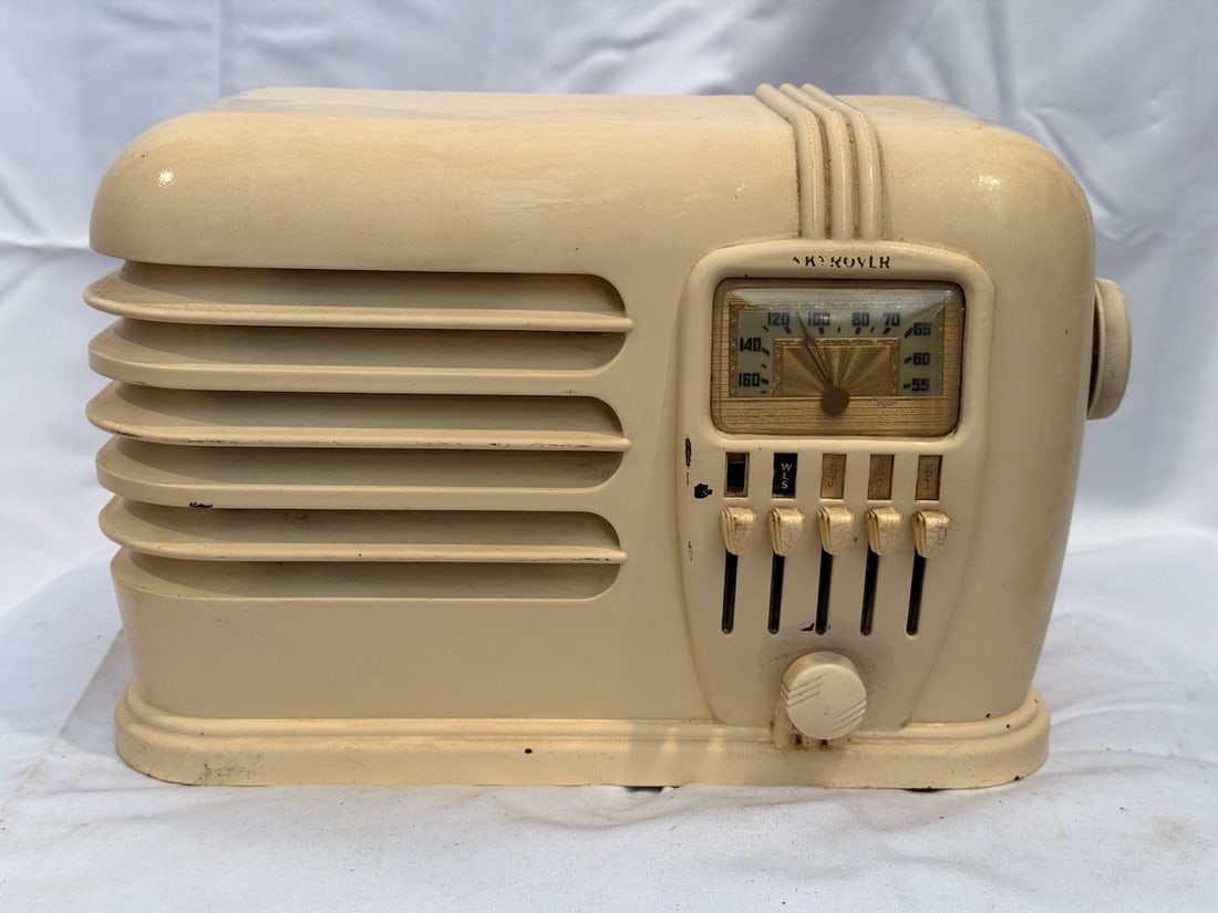 Lafayette  636 Bakelite Radio (1 of 4)