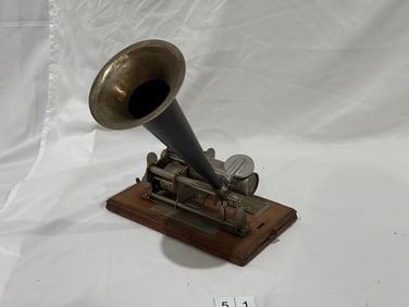 Columbia B Cylinder Phonograph