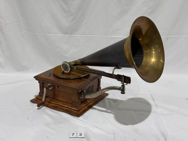Victor E Front Mount Disc Phonograph