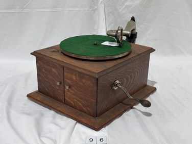 Victor VV-IV Disc Phonograph