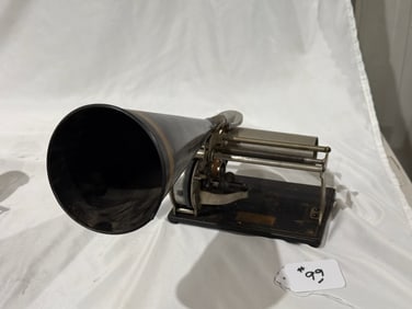 Columbia Q Cylinder Phonograph