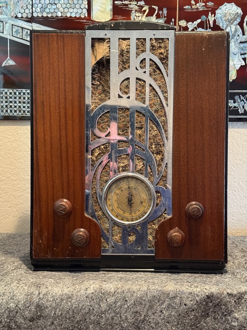 Zenith S-829 Tombstone Radio, SN-K500074 (1 of 3)